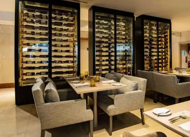 cavas de vinos a medida en hotel del microcentro porteño