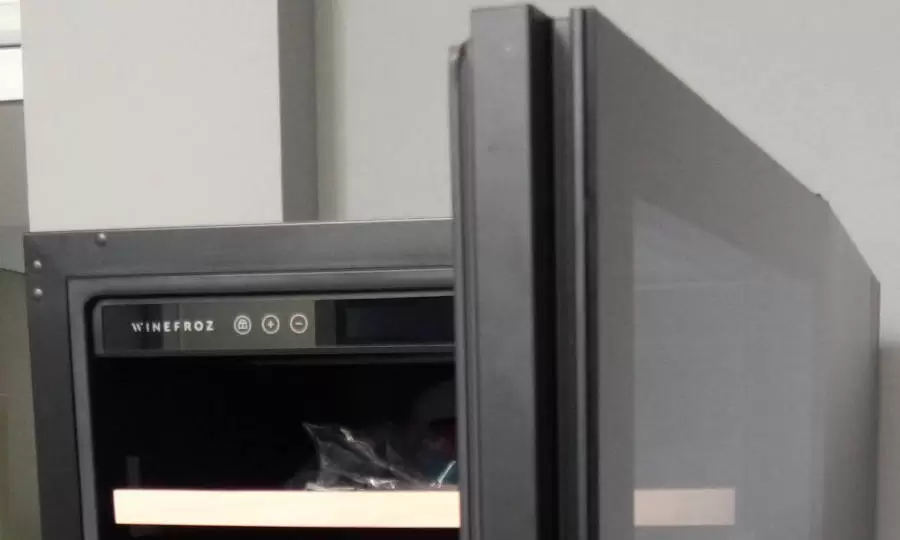 Winefroz Glass Edition GD 500 S 4 Comandos Digitales internos en la Winefroz Glass Edition